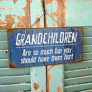 Πινακίδα "Grandchildren" ξύλινη χειροποίητη