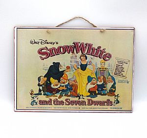 Κινηματογραφική vintage πινακίδα Snow White ξύλινη χειροποίητη