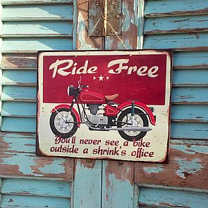 Πινακίδα "Ride Free" ξύλινη χειροποίητη